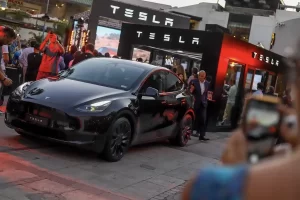 El comienzo de las reservas y los primeros modelos: trastienda de la llegada de Tesla a Chile